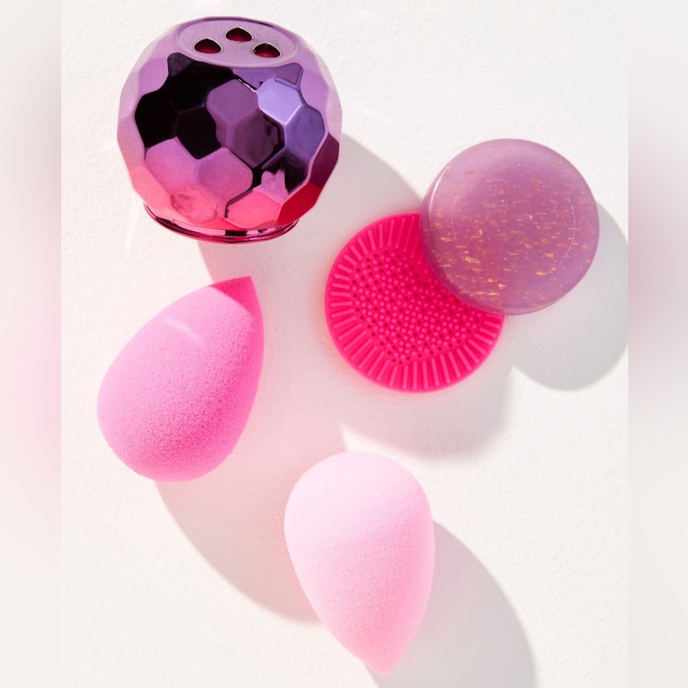 NWT BEAUTYBLENDER Makeup Sponges Giftset